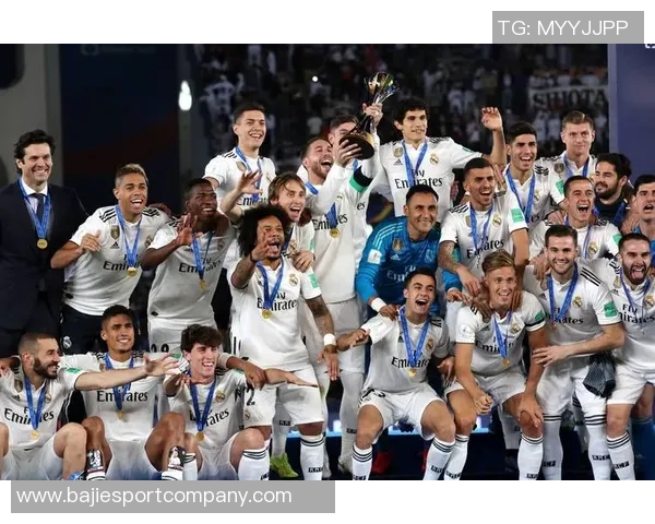 皇马全员集结阿诺德卡瓦哈尔赫伊森塞巴略斯齐聚训练场